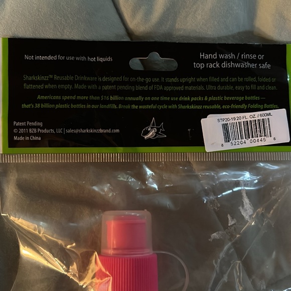 Shark skinzz reusable folding drink ware - Picture 4 of 4